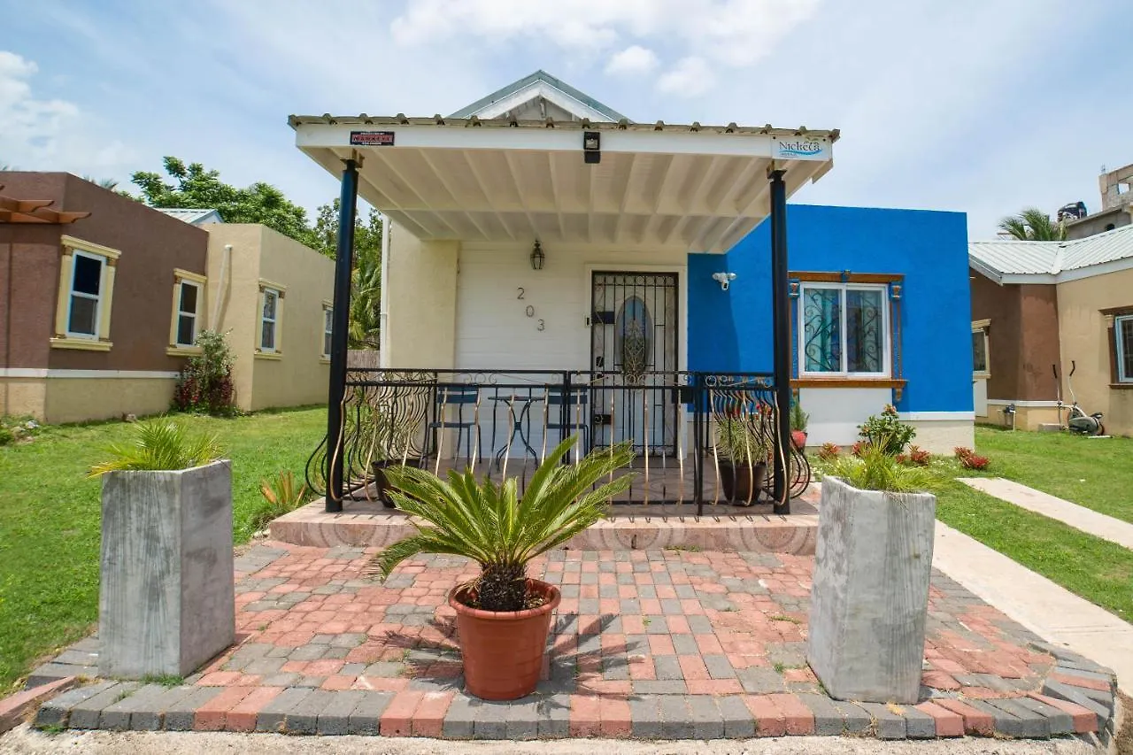 Nickels Garden Villas مونتيغو باي