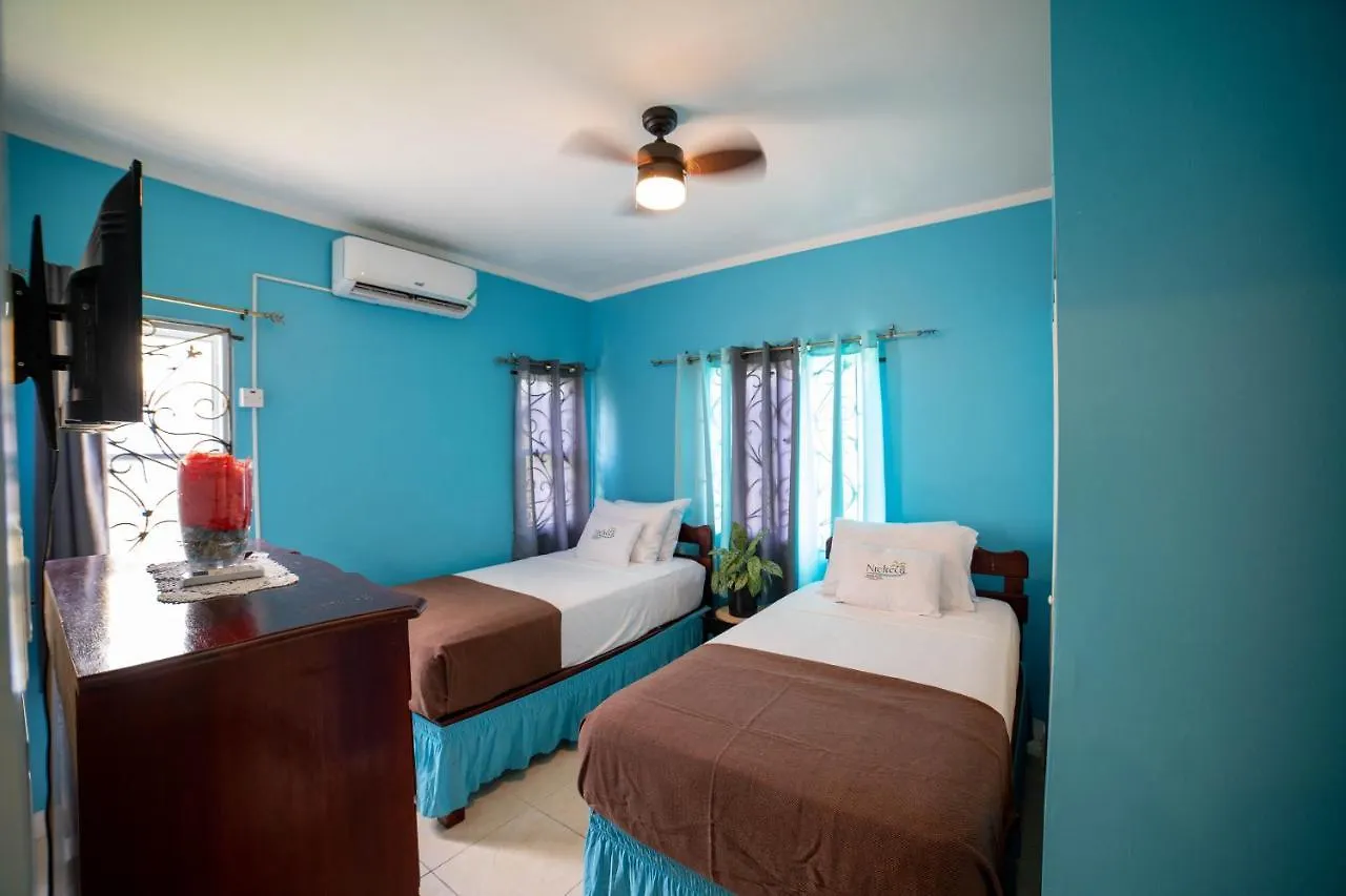 Nickels Garden Villas مونتيغو باي